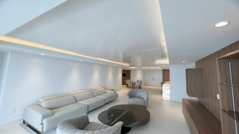 Stretch ceiling curved,